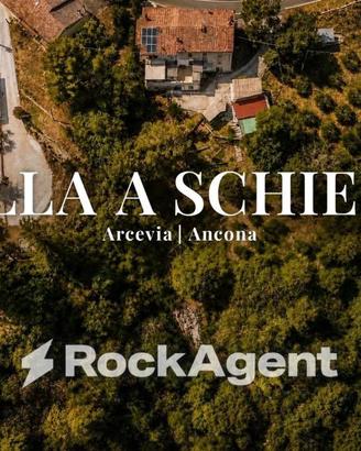 Casa indipendente di 200 m² con 5 locali e box aut