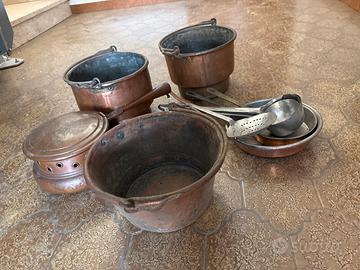Paiuoli in rame e mestolame vario