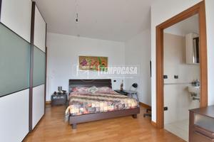 Appartamento con 2 camere, doppi servizi e garage