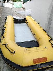 Gommone con carrello