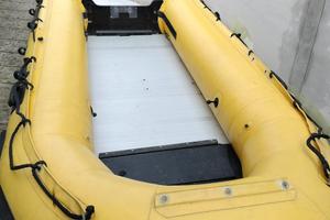 Gommone con carrello