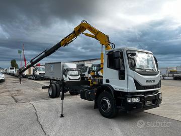 Iveco 180e25 eurocargo con gru hyva 911.3s