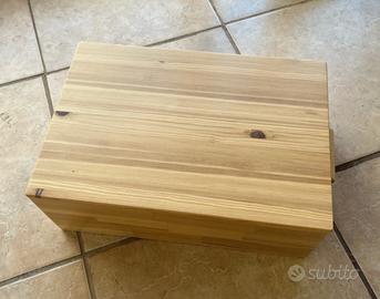 Cassetta in legno con coperchio