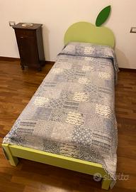 Letto singolo in legno