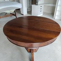Tavolo rotondo in legno massello stile classico