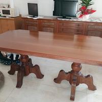 Tavolo elegante in legno + sedie