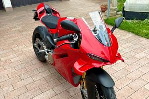 Ducati panigale  v4 s