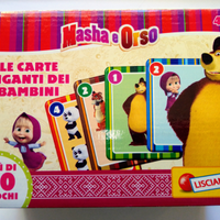 Le carte giganti dei bambini Masha e Orso