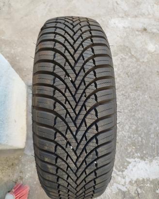 Coppia di pneumatici all season Firestone.