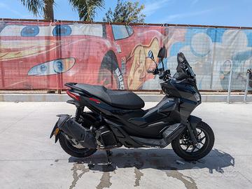 Aprila SR 125 GT Sport