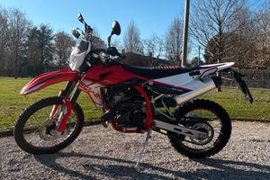 Moto swm r125