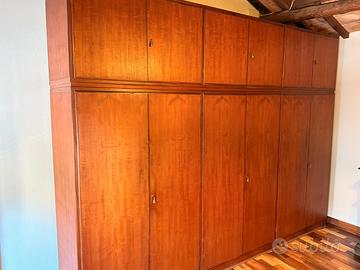 Armadio vintage in legno a 6 ante