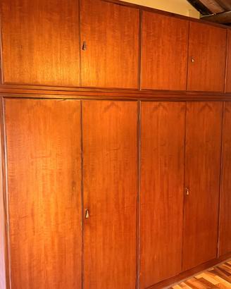 Armadio vintage in legno a 6 ante