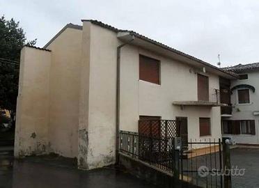 Immobile in asta di 102 m² con 4 locali a Vittorio