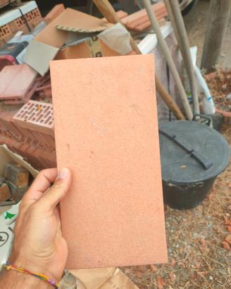 pavimento in cotto colore rosato