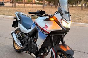 HONDA TRANSALP XL750 2025 (immatricolata 2026).