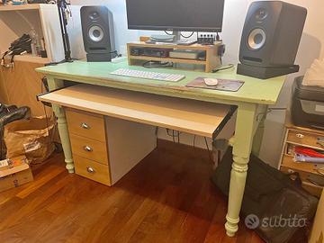 Scrivania vintage da produzione