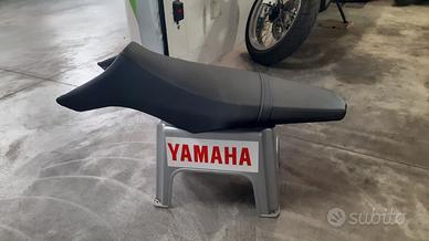 sella piatta  yamaha MT 09