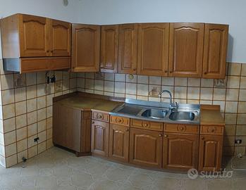 Cucina in massello di Rovere.