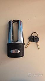 Blindo blocca ruote scooter