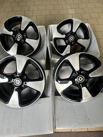 04 CERCHI ORIGINALI CON VALVOLE X SMART FORFOUR 45