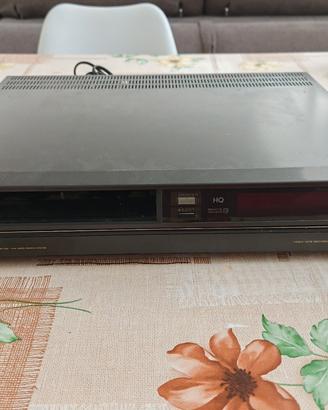 Mangiacassette Hitachi video deck VT-540E (CT)