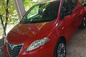 lancia y elefantino a metano per neopatentati 