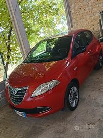 lancia y elefantino a metano per neopatentati 
