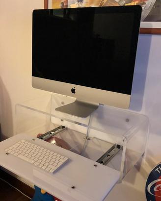 IMac 21’5 Display retina 4K con consolle da muro