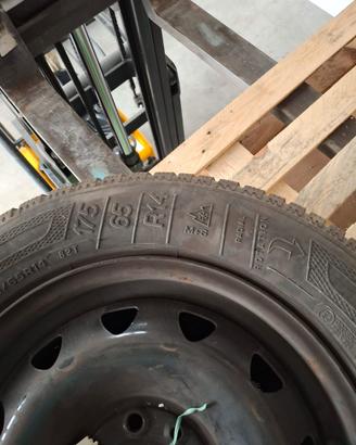 N. 2 gomme invernali 175/65 R14