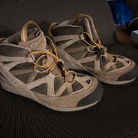 Scarponcini montagna tg. 35