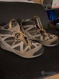 Scarponcini montagna tg. 35