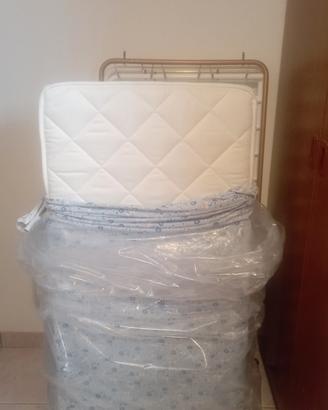 Materasso per culla neonato.