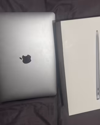 MacBook Air grigio come nuovo