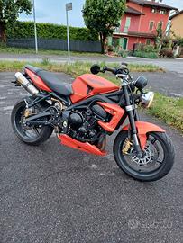 Triumph street triple R 675