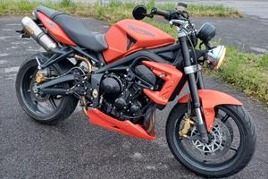 Triumph street triple R 675