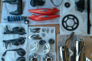 Parti originali Triumph Street Triple 675 R