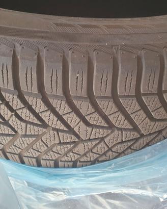 pneus 215/55R18 95V  V905 Yokoama