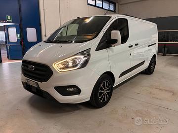 FORD CUSTOM HYBRID 170CV PASSO LUNGO UNICO PROP