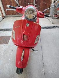 vespa GTS 300