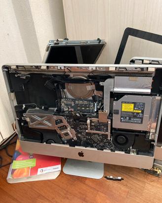 Un IMAC (non funizonante)