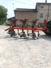 Aratro trivomere spada e gatti