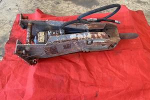 MARTELLO DEMOLITORE 240 Kg. VOLVO