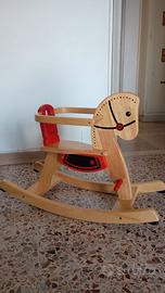 Cavallo a dondolo con schienale removibile