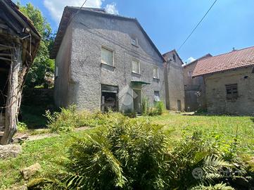 CASA SEMINDIPENDENTE A MONTOGGIO