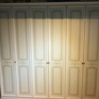 Armadio grande con ante battenti