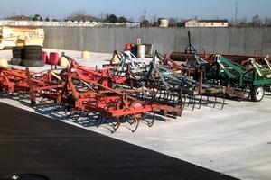 ASSORTIMENTO DI VIBROCOLTIVATORI COLTIVATORI E RIP