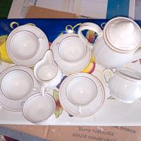set da tè di antiquariato Laveno con rigo dorato 