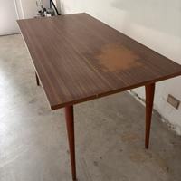 Scrivania / tavolo vintage in legno con cassetto