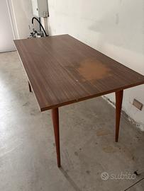 Scrivania / tavolo vintage in legno con cassetto